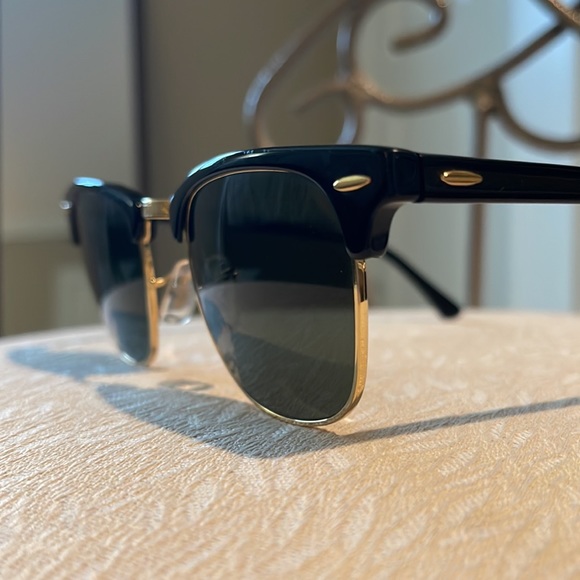 Ray-Ban RB3016 Clubmaster - Picture 2 of 6